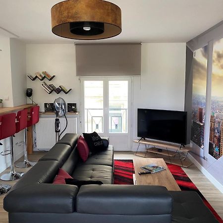 Superbe appartement Le New-York View en centre ville - Parking gratuit La Roche-Chalais Buitenkant foto