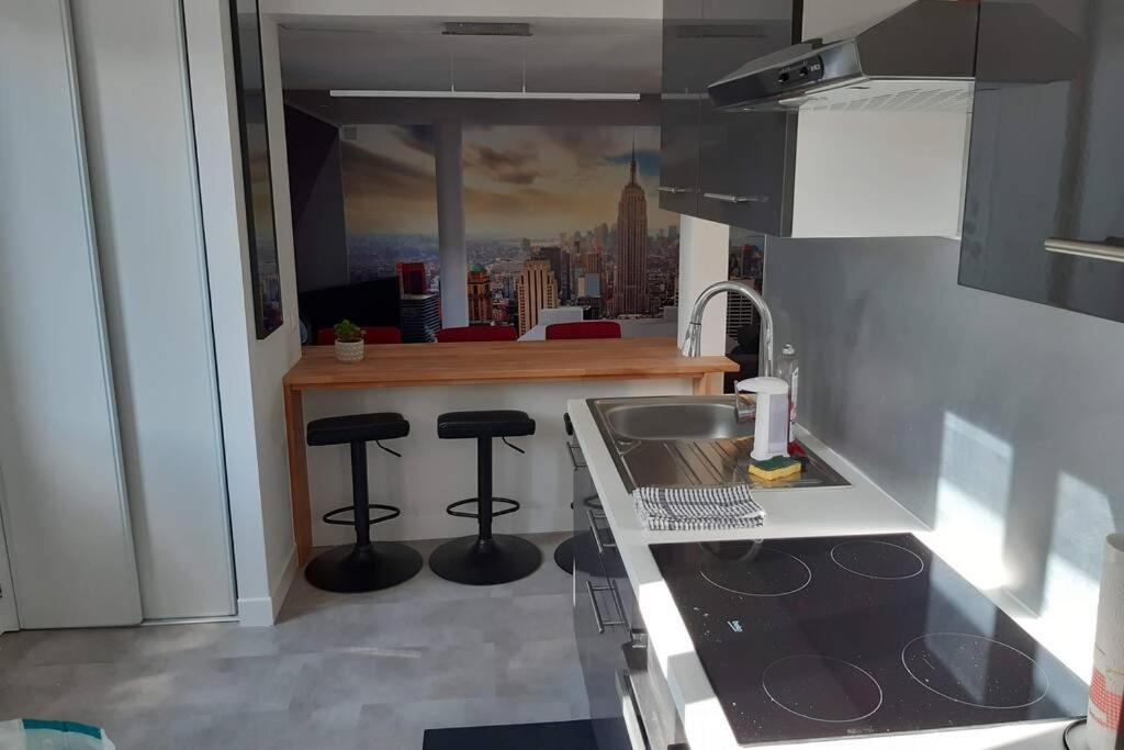 Superbe appartement Le New-York View en centre ville - Parking gratuit La Roche-Chalais Buitenkant foto
