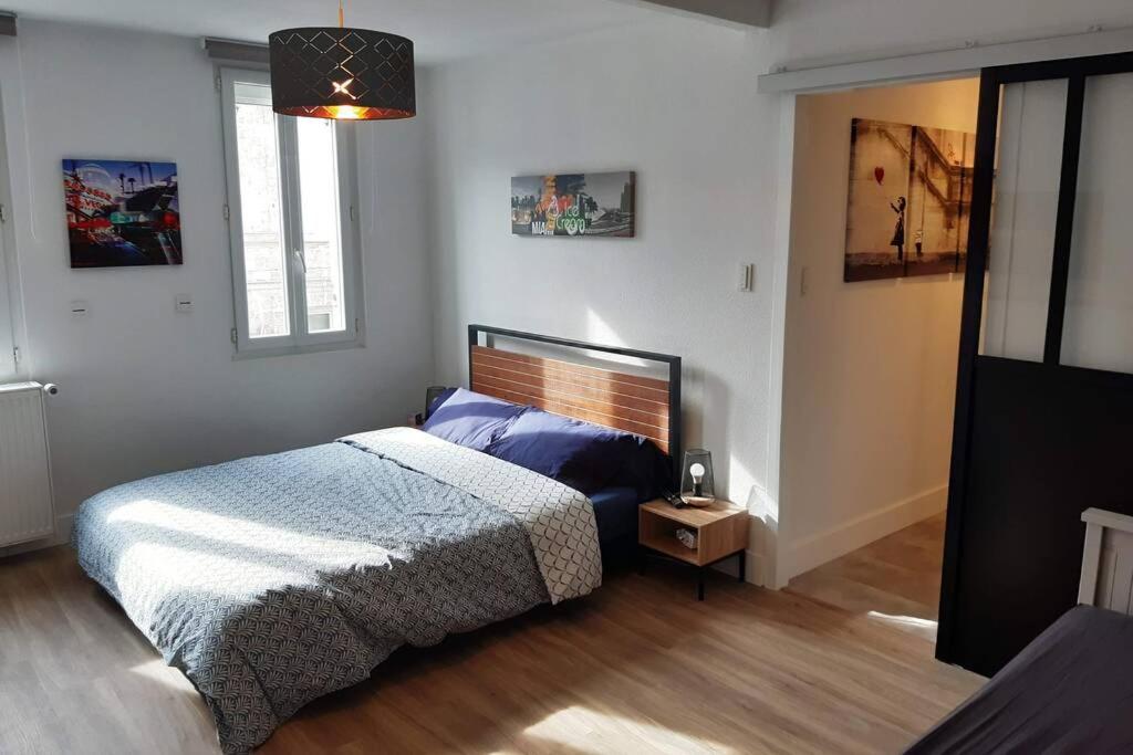 Superbe appartement Le New-York View en centre ville - Parking gratuit La Roche-Chalais Buitenkant foto