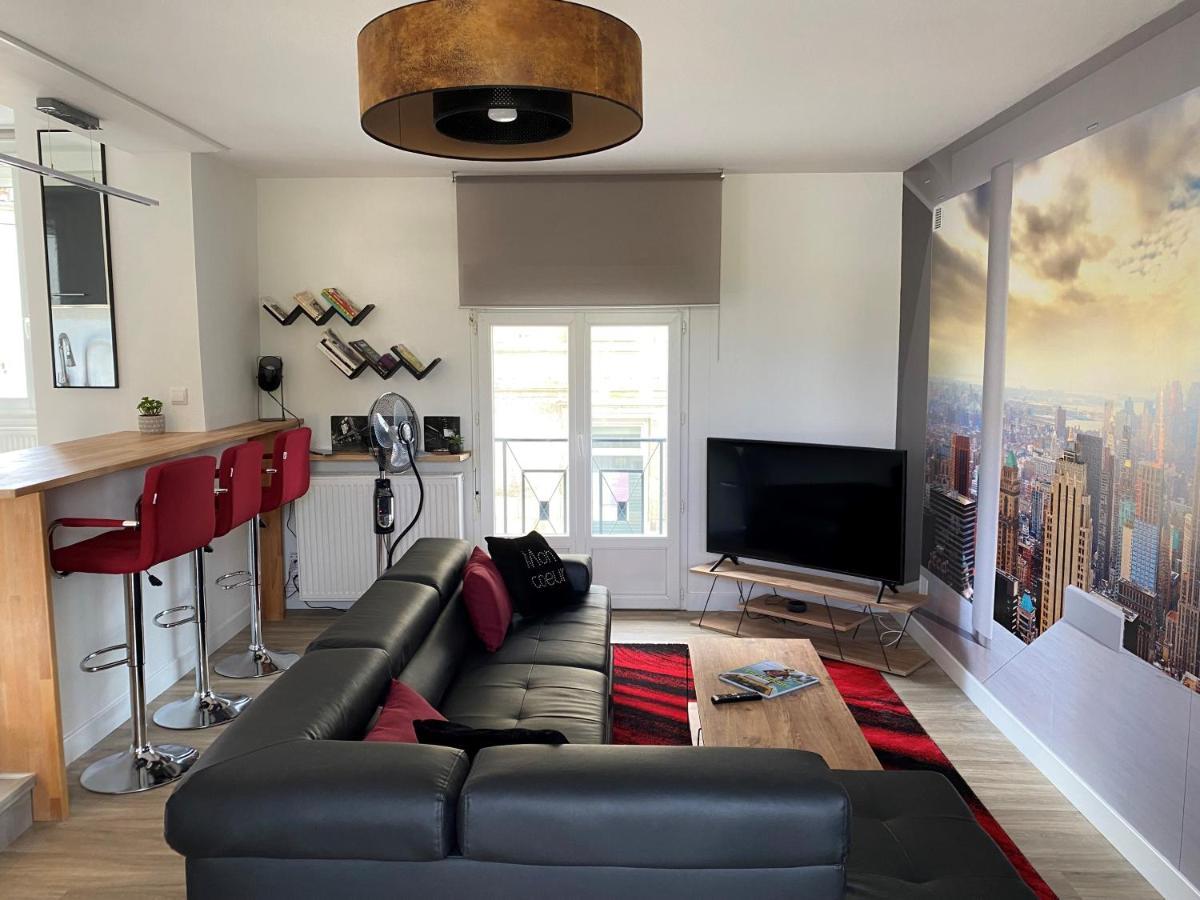 Superbe appartement Le New-York View en centre ville - Parking gratuit La Roche-Chalais Buitenkant foto