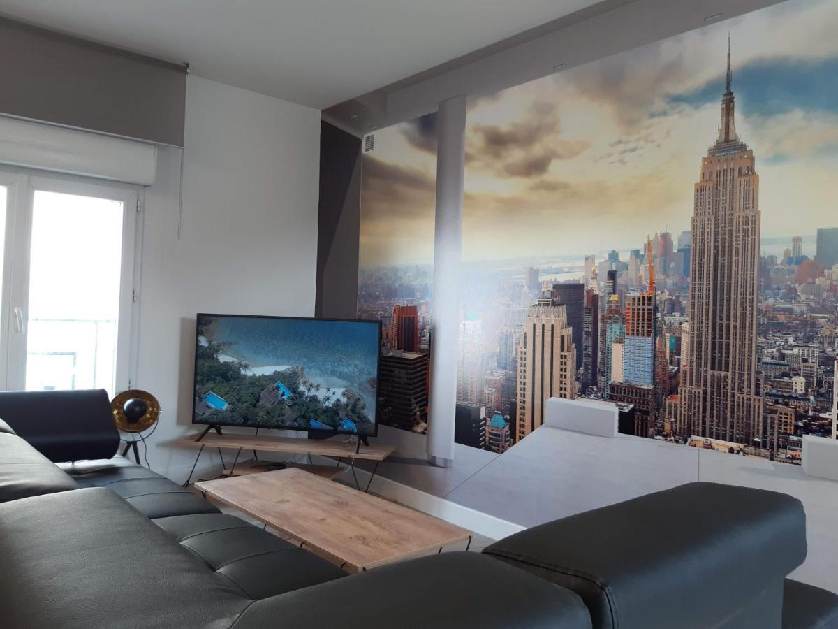 Superbe appartement Le New-York View en centre ville - Parking gratuit La Roche-Chalais Buitenkant foto